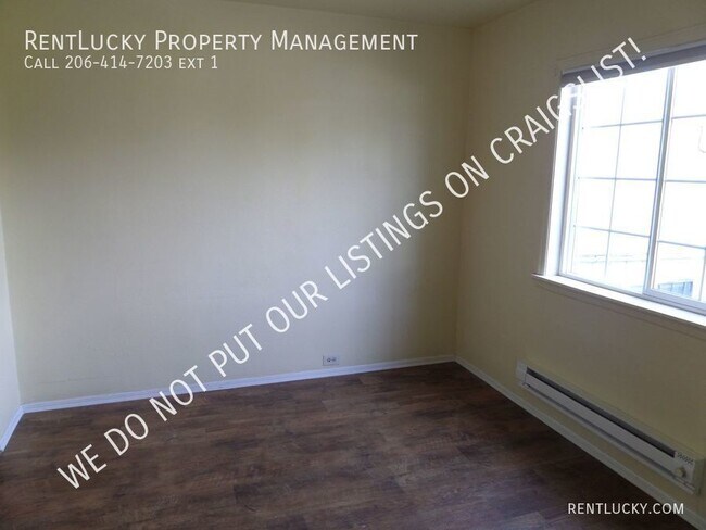 Building Photo - 6523 35th Ave SW