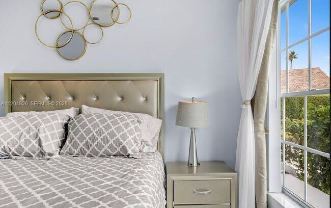 Building Photo - 2002 Lake Breeze Ct