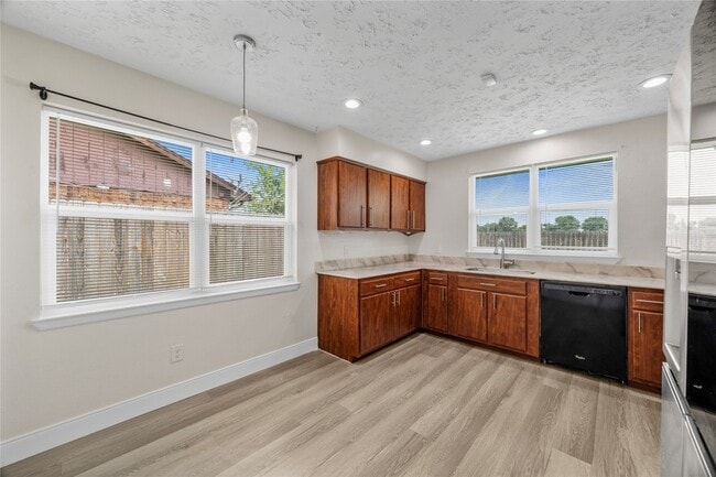Building Photo - 1815 Millbury Dr