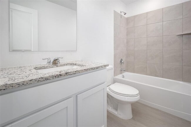 Building Photo - 2023 Delphine Dr