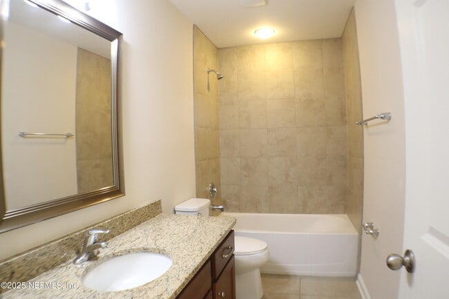 Building Photo - 175 Starlis Pl