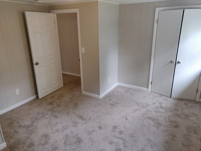 Building Photo - 5 Bedroom Home for Rent in Sixteen Acres