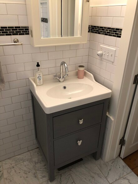 Building Photo - 105 Chestnut St