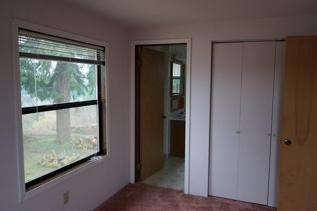 Building Photo - 14017 NW 43rd Ave