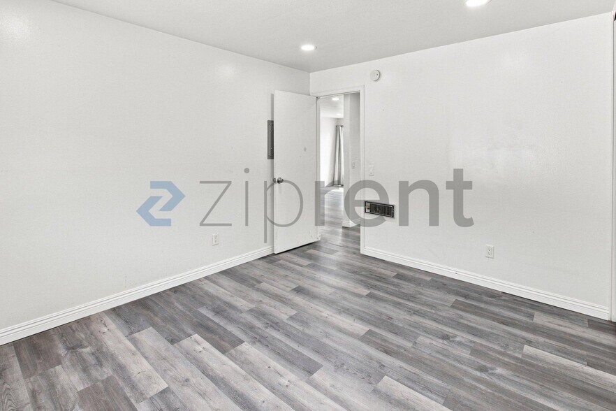 Building Photo - Unit 64