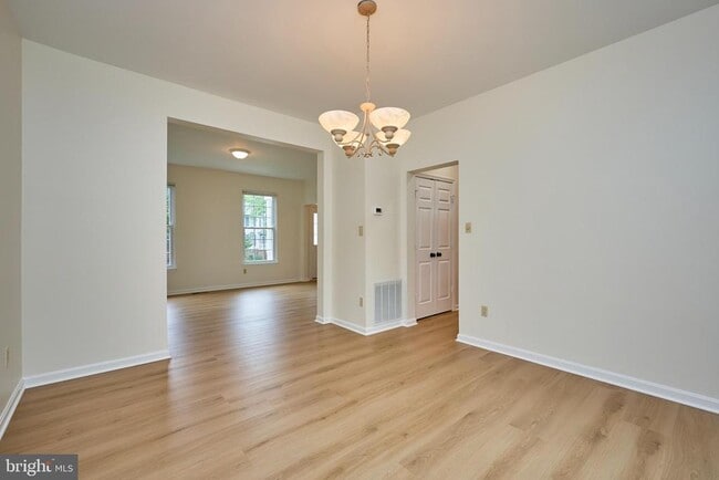 Building Photo - 8695 Ruby Rise Pl