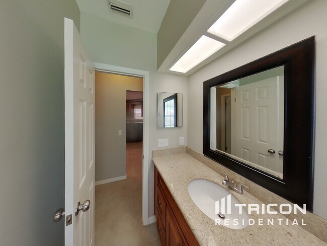 Building Photo - 15614 Indian Queen Dr