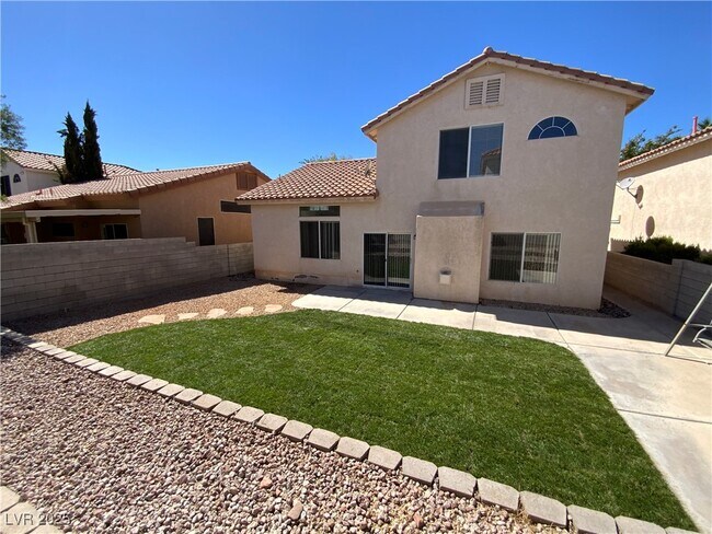 Building Photo - 9842 Silver Lasso St