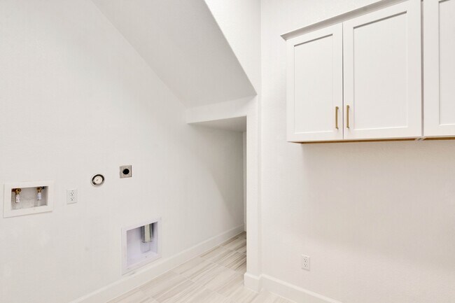 Building Photo - 265 Moonlit Stream Pass