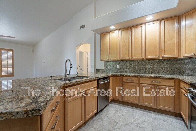 Building Photo - 4663 S Oleander Dr