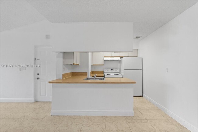 Building Photo - 17580 NW 67th Pl