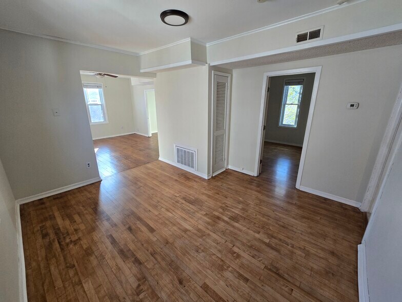 Building Photo - 211 17th Avenue Northeast