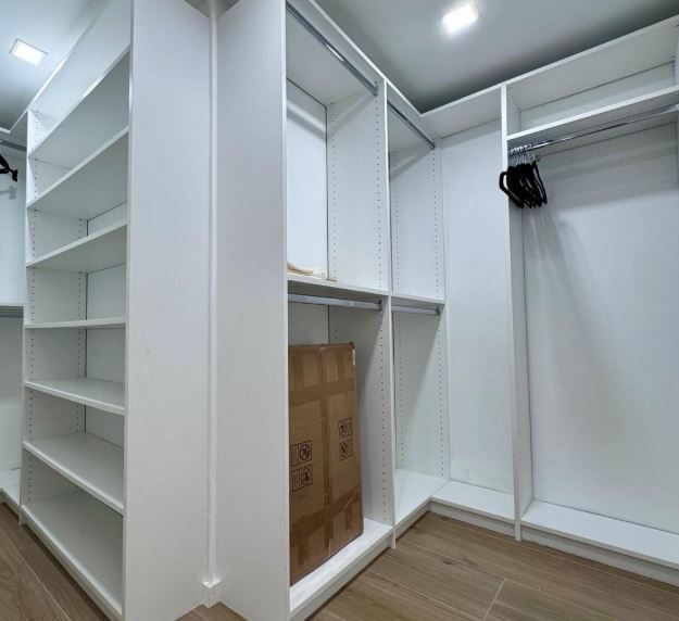 Building Photo - 10230 Collins Ave