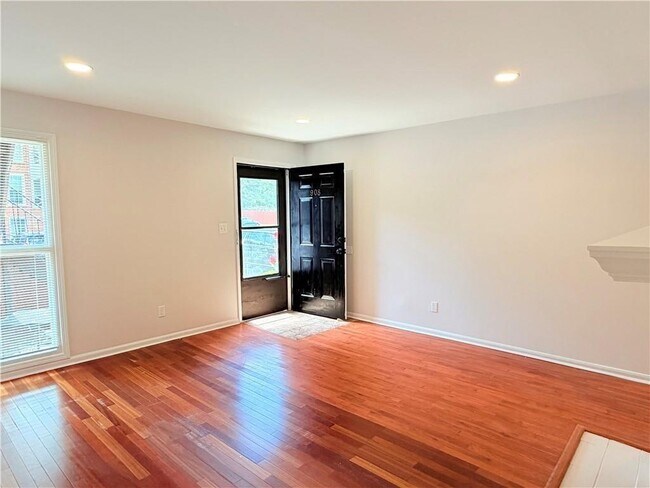 Building Photo - 1166 Booth Rd