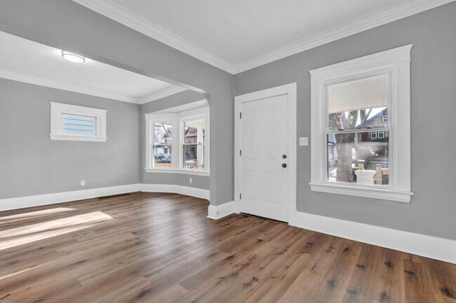 Building Photo - Fully renovated house located on Cleveland...