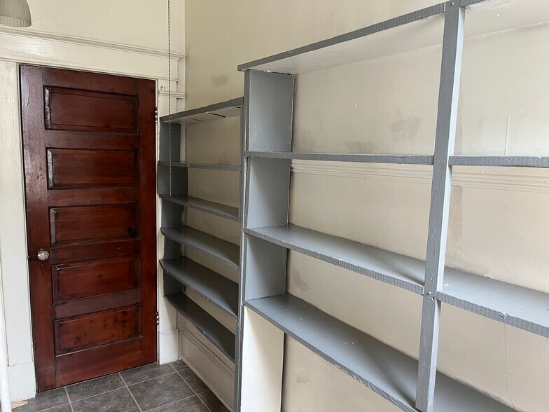 Building Photo - 291 W Main St