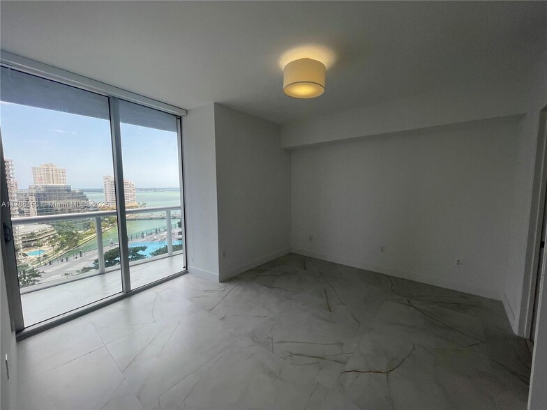 Building Photo - 465 Brickell Ave