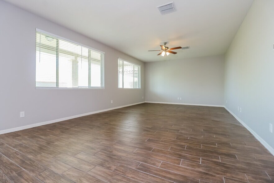 Building Photo - 21051 W Almeria Rd