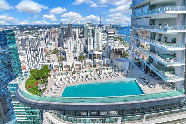 Building Photo - 300 Biscayne Blvd Way