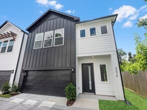 Building Photo - 867 Mansfield St