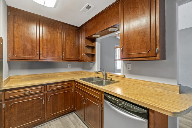 Building Photo - 328 Crisfield Rd