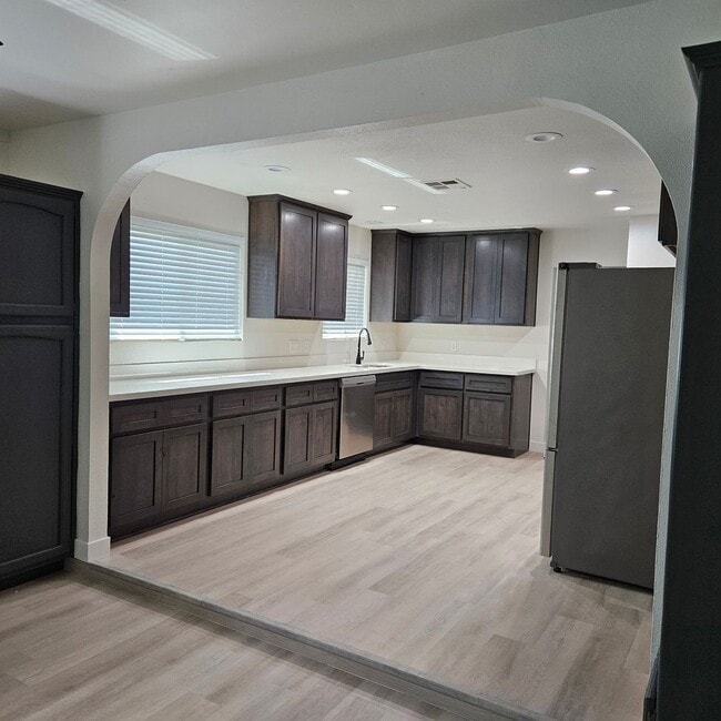 Building Photo - Remodeled home for Rent