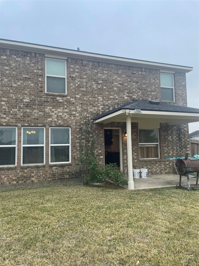 Building Photo - 17934 Royal Gate Ln