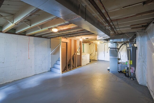 Building Photo - 1154 Elm Rd