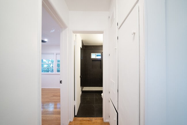 Building Photo - 11638 Riverside Dr