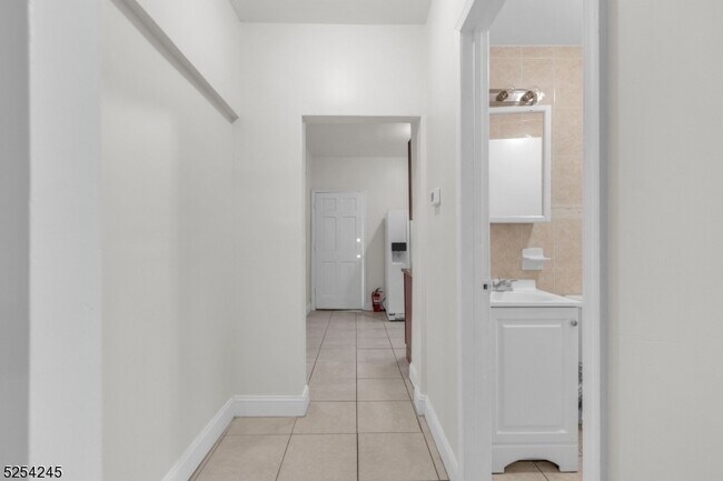 Building Photo - 66 N 15th St