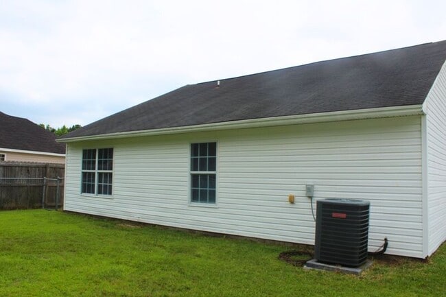 Building Photo - 132 Bluelake Blvd