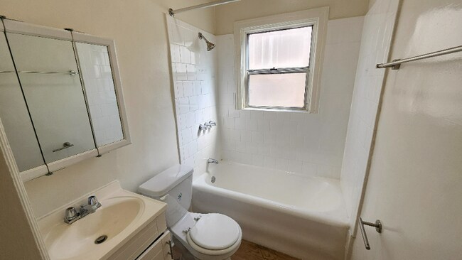 Building Photo - 727 S Coronado St