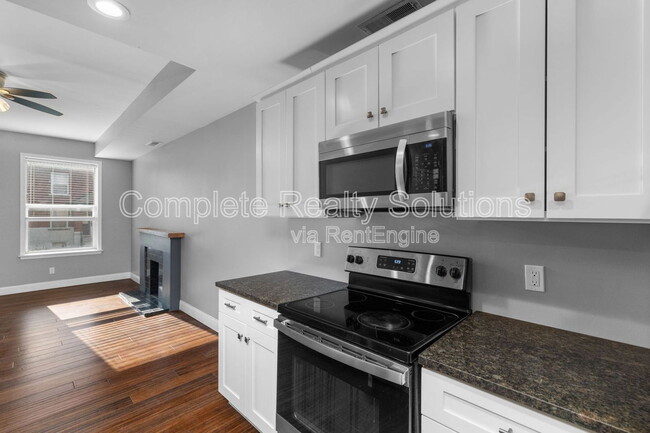 Building Photo - 3466 S Spring Ave