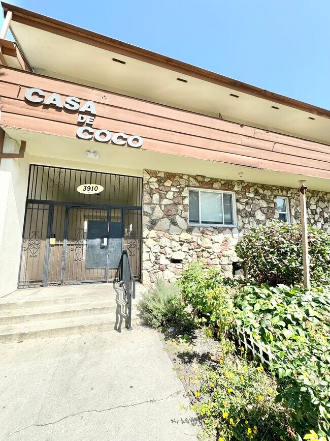 Building Photo - 3910 Coco Ave