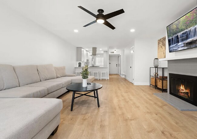 Building Photo - $3,750 - 3 Bed / 2.5 Bath Townhome in San Diego Near SDSU