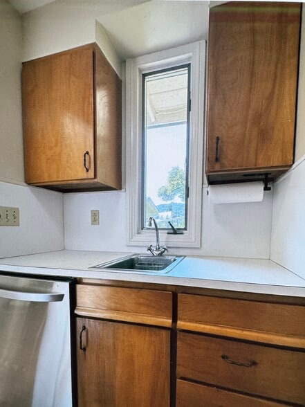 Building Photo - 25860 Altamont Rd