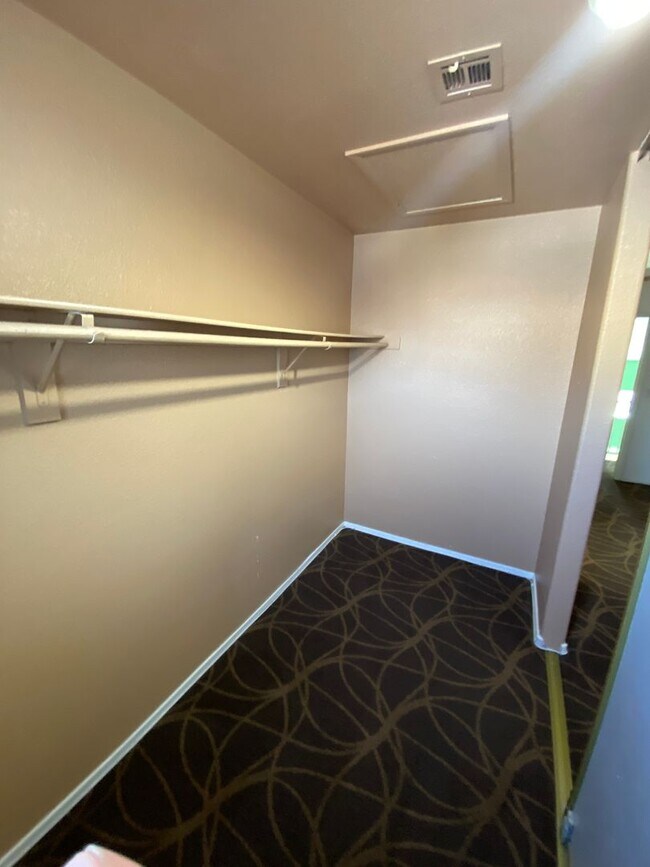 Building Photo - AMERICANA Property Mgmt - Gated 2beds -2baths Townhouse in Spring Valley