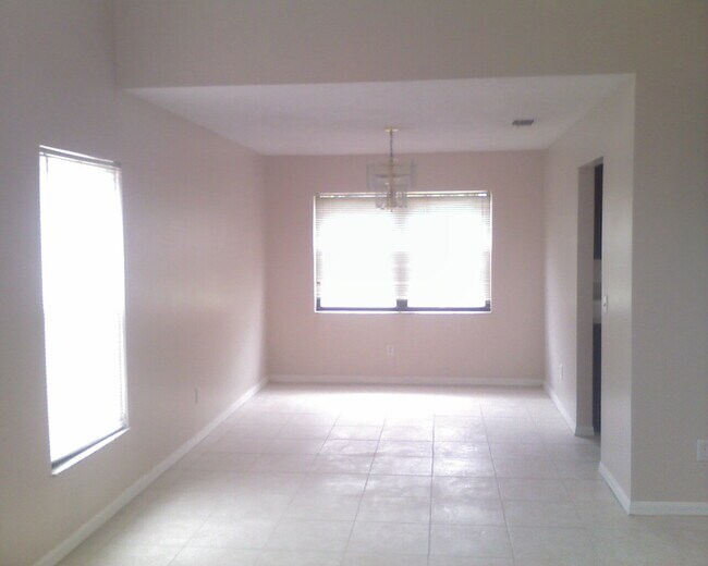 Building Photo - 2472 Lake Jackson Cir