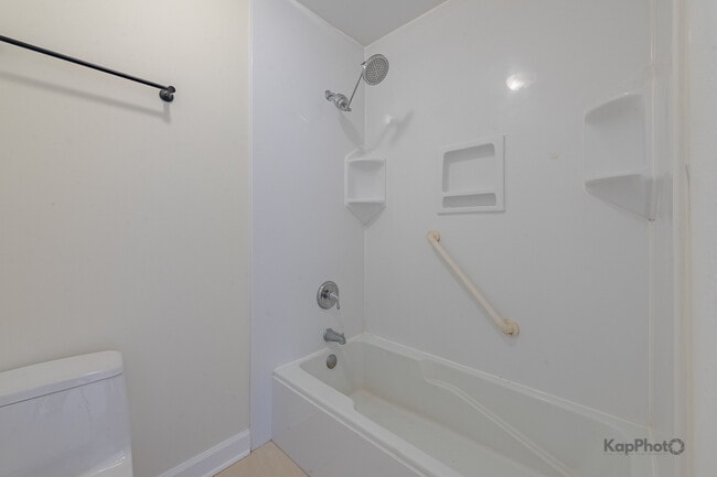 Building Photo - 713 Mariners Point