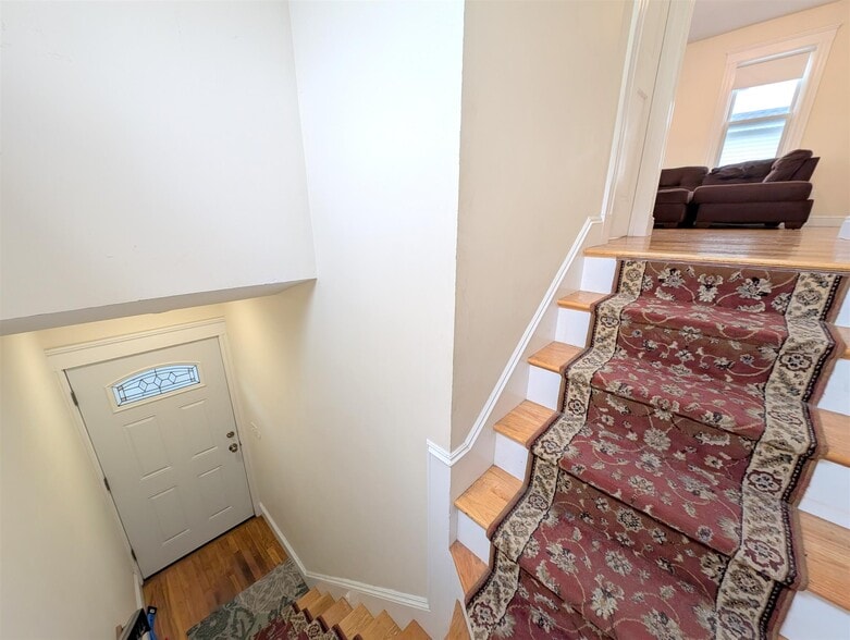 Building Photo - 7 Bonner Ave