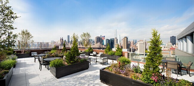 Building Photo - 480 Main St