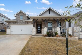 Building Photo - 2212 Prairie Oaks Dr