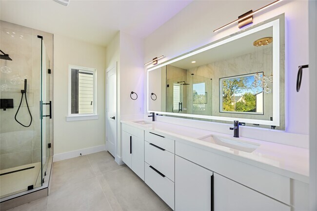 Building Photo - 7125 England St