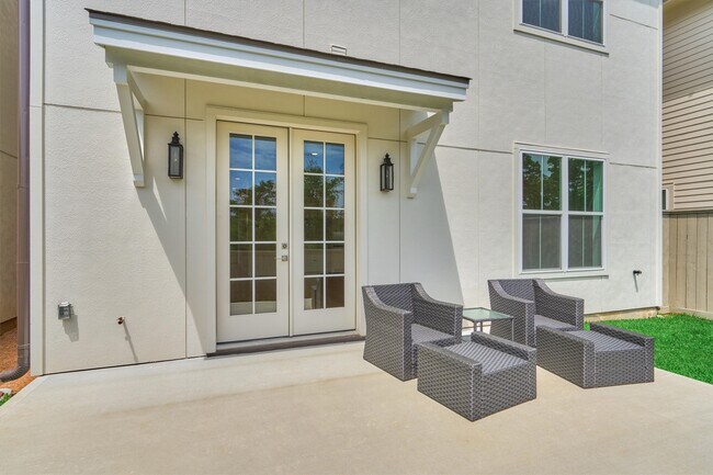 Building Photo - 2037 Carlson Creek Dr