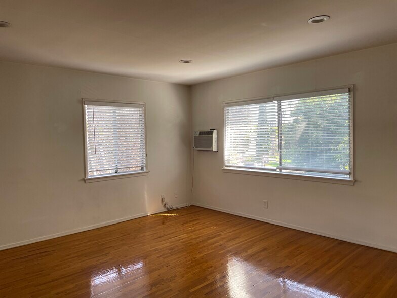 Building Photo - 8561 Colgate Ave