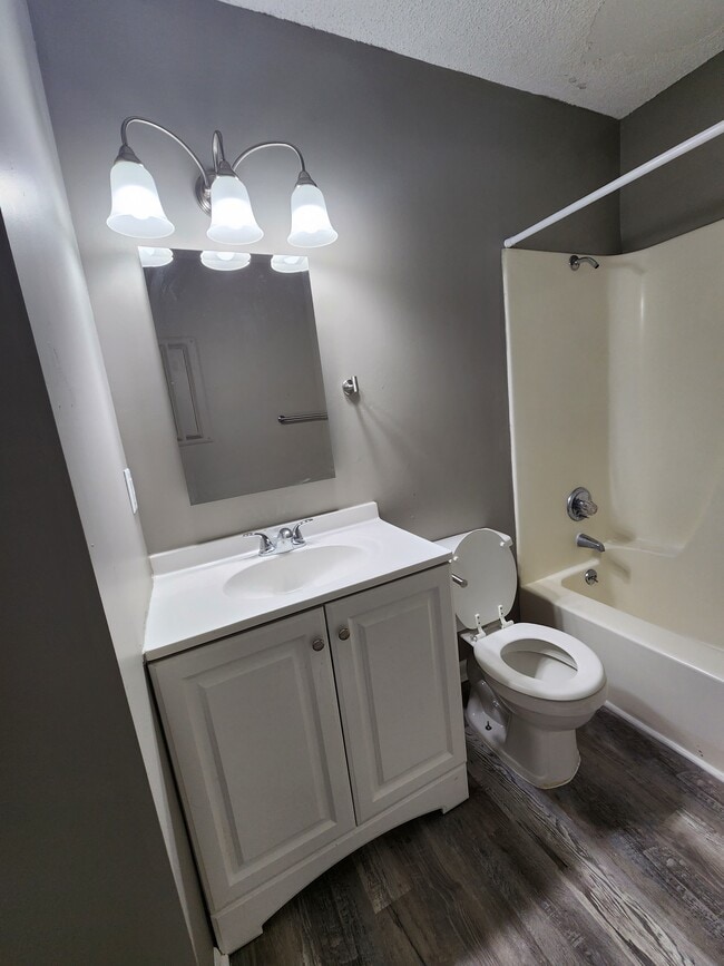 Building Photo - 4130 Baldwin Ave