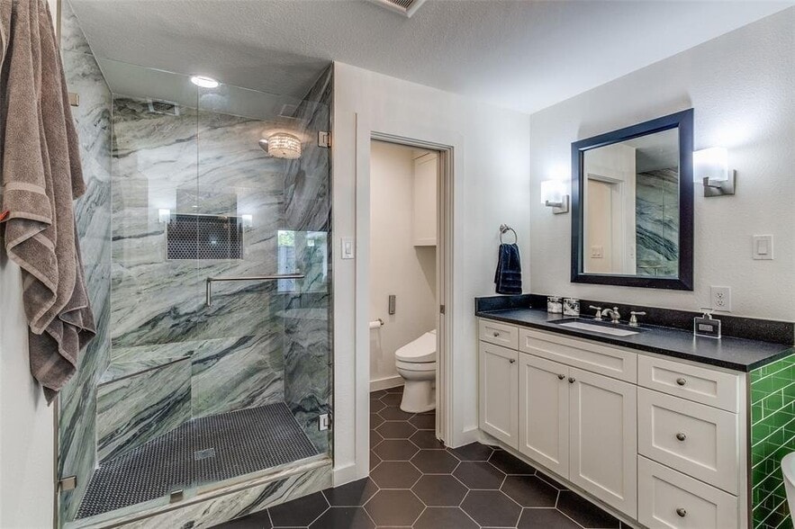 Building Photo - 6811 Huff Trail