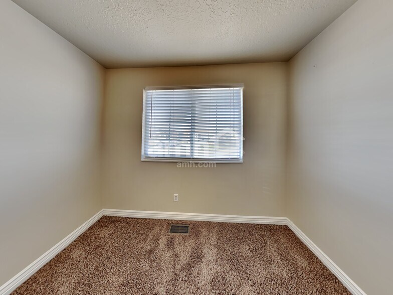 Building Photo - 2169 1520 N