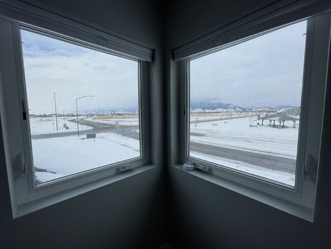 Building Photo - Practically New 3 Bedroom with Mountain Views!