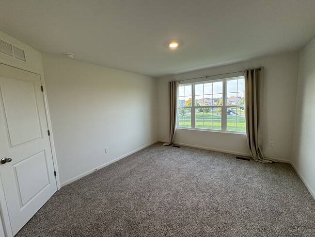 Building Photo - 3820 Bissel Dr